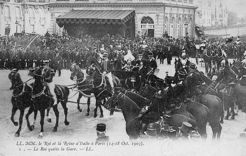 Arrivée du Roi d'Italie à la station de l'Avenue du Bois de Boulogne.
