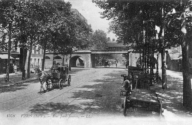 Pont de la Petite Ceinture sur l'Avenue Jean-Jaurès.
