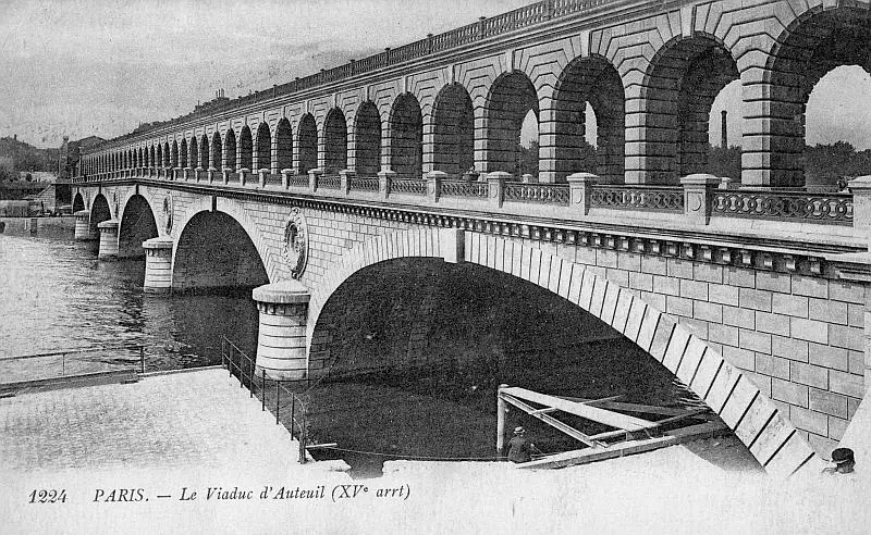 La façade Sud du pont-viaduc du Point du Jour, en direction du 16e arrondissement.