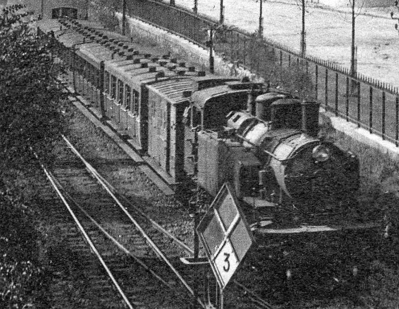 Train circulaire le long du boulevard Ney