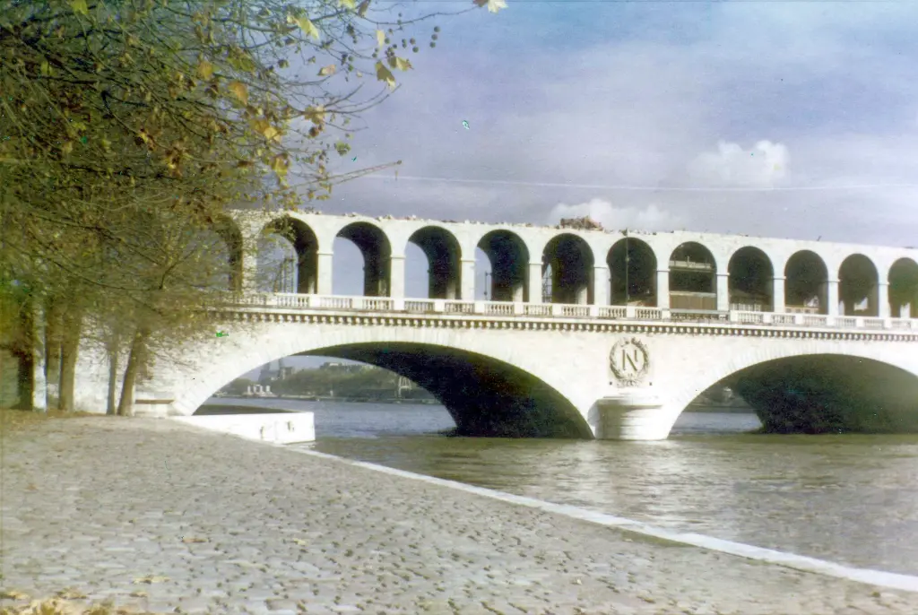 Travaux de démolition du viaduc d'Auteuil en 1960