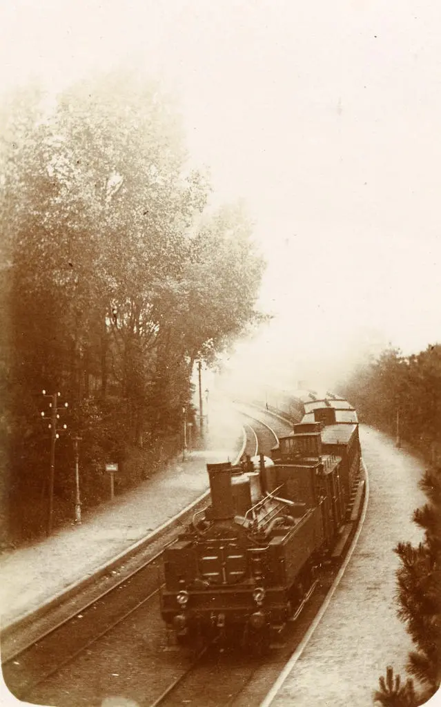 Train de la ligne de Sceaux arrivant à la station Sceaux-Ceinture