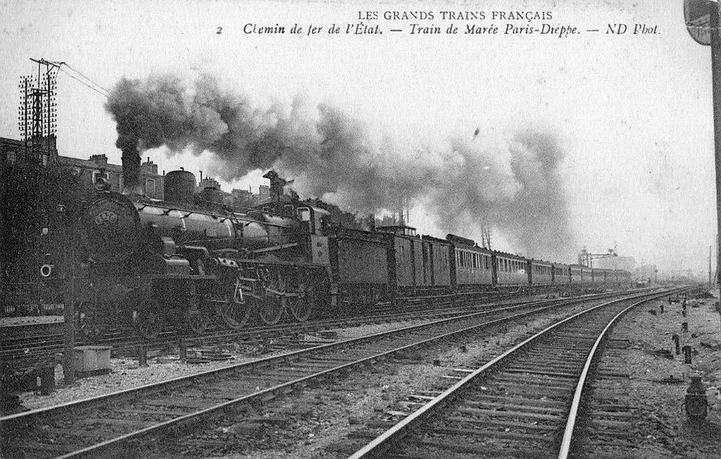 Un train reliant la gare de Paris-Saint Lazare au port de Dieppe
