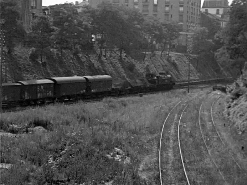 Un train de marchandises sur la Petite Ceinture en 1928 près de la porte de Vanves