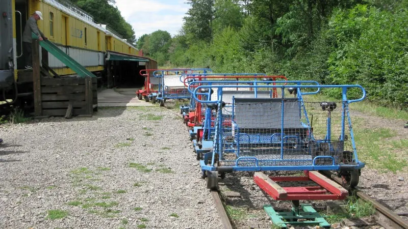 Point de départ du parcours du vélorail à Pont-Érambourg