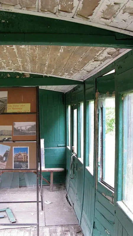 Intérieur de la voiture État garée à Pont-Érambourg